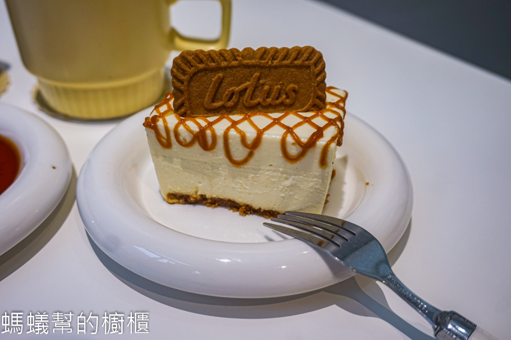 布喝咖啡 | 台中北區一中街裡台水宿舍二樓咖啡館，白色溫馨小店。