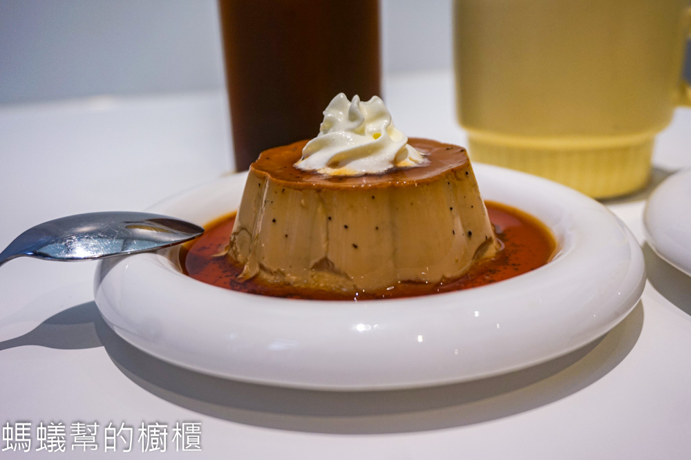 布喝咖啡 | 台中北區一中街裡台水宿舍二樓咖啡館，白色溫馨小店。