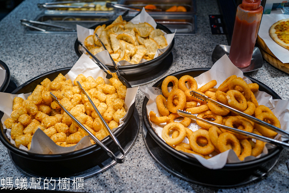 甩鍋雞韓式炒雞吃到飽中友店 | 台中吃到飽469，韓式炸雞、辣炒年糕、韓國魚板。