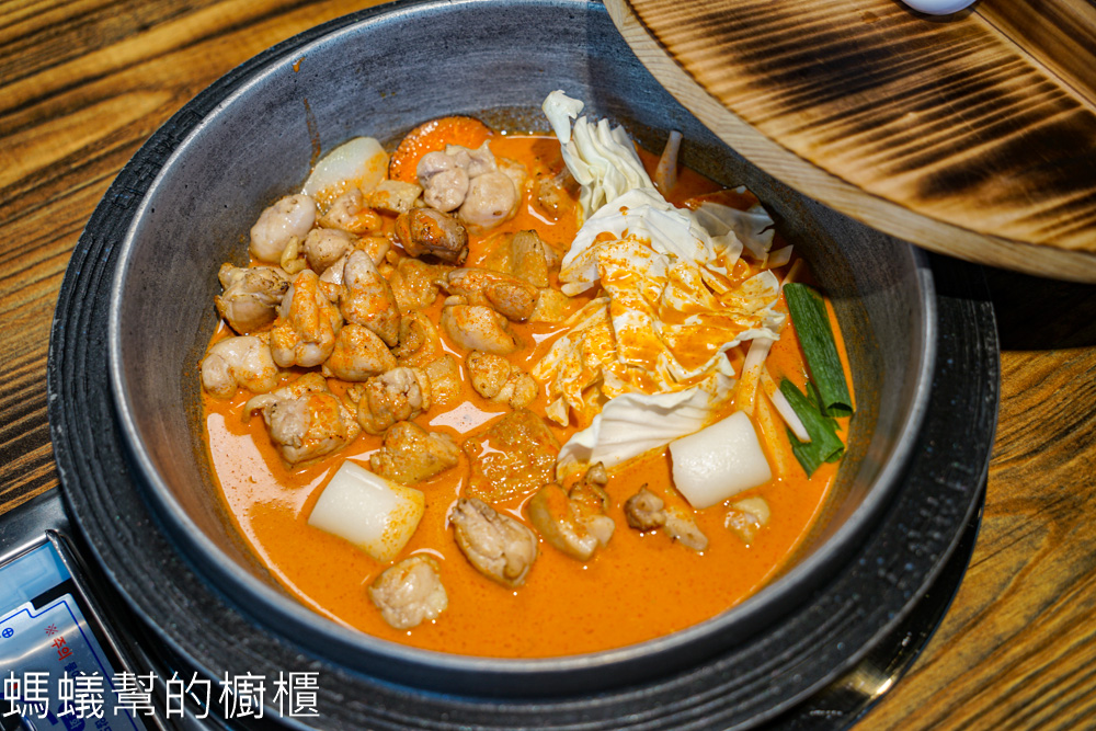 甩鍋雞韓式炒雞吃到飽中友店 | 台中吃到飽469，韓式炸雞、辣炒年糕、韓國魚板。