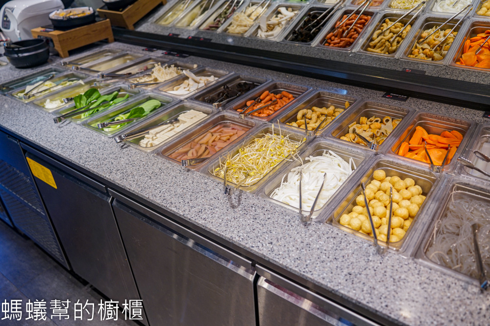 甩鍋雞韓式炒雞吃到飽中友店 | 台中吃到飽469，韓式炸雞、辣炒年糕、韓國魚板。