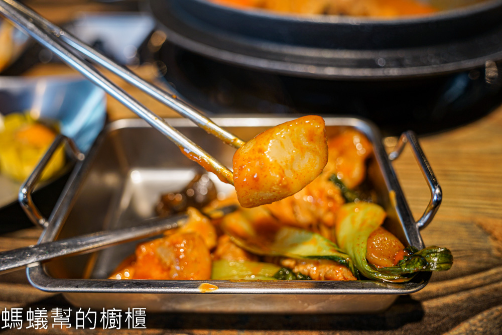 甩鍋雞韓式炒雞吃到飽中友店 | 台中吃到飽469，韓式炸雞、辣炒年糕、韓國魚板。