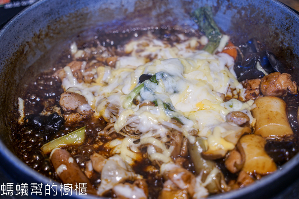 甩鍋雞韓式炒雞吃到飽中友店 | 台中吃到飽469，韓式炸雞、辣炒年糕、韓國魚板。