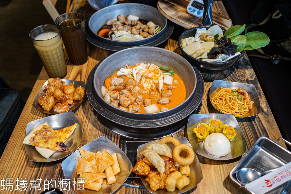 甩鍋雞韓式炒雞吃到飽中友店 | 台中吃到飽399元，韓式炸雞、辣炒年糕、韓國魚板串無限續。