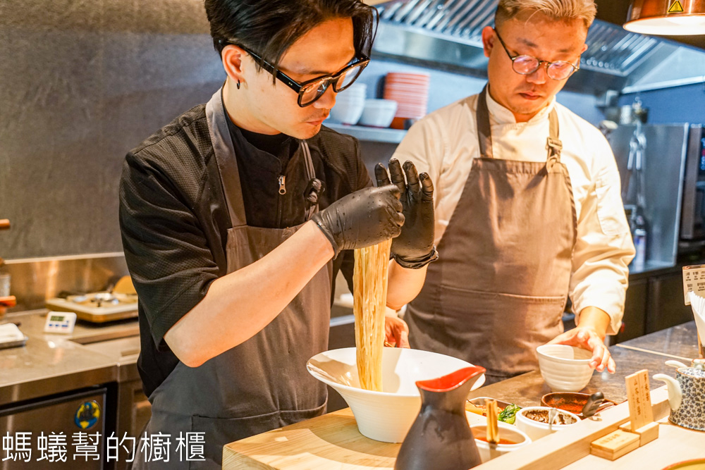 自在天·沾麵專賣店 | 台中南區全台首間拉麵蔬食板前料理餐廳。