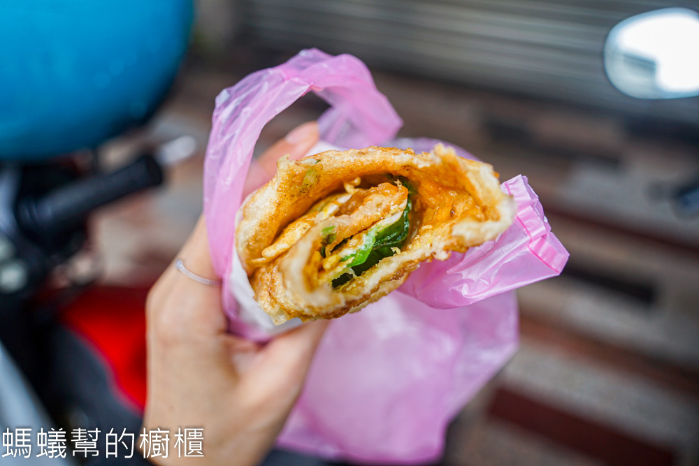 員農蛋餅 | 員林小吃推薦，Q彈手感餅皮，小白菜九層塔口味特殊。