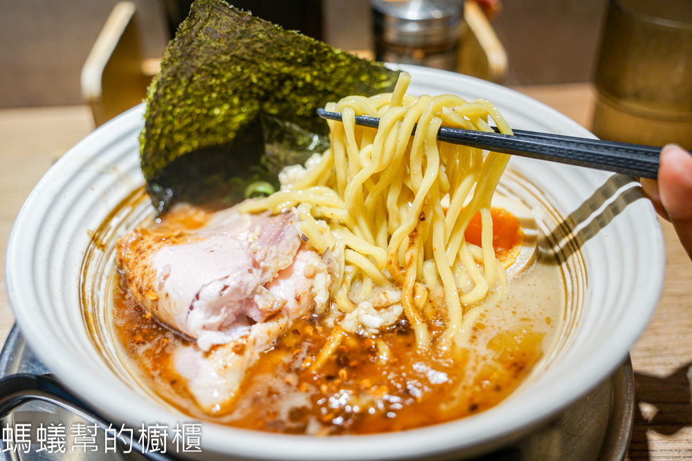 瀧野橫濱家系拉麵 | 嘉義市濃厚豚骨拉麵，賣拉麵也有賣飯類。