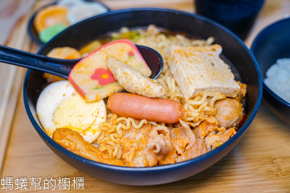溪湖拾貳｜平價早午晚餐｜餐廳美食推薦｜下午茶聚餐首選｜電影包場｜定食鍋物｜韓式拉麵｜飯麵水餃｜義大利麵｜鬆餅披薩｜蛋糕甜點｜炸物小點｜網美打卡景點｜露營咖啡廳