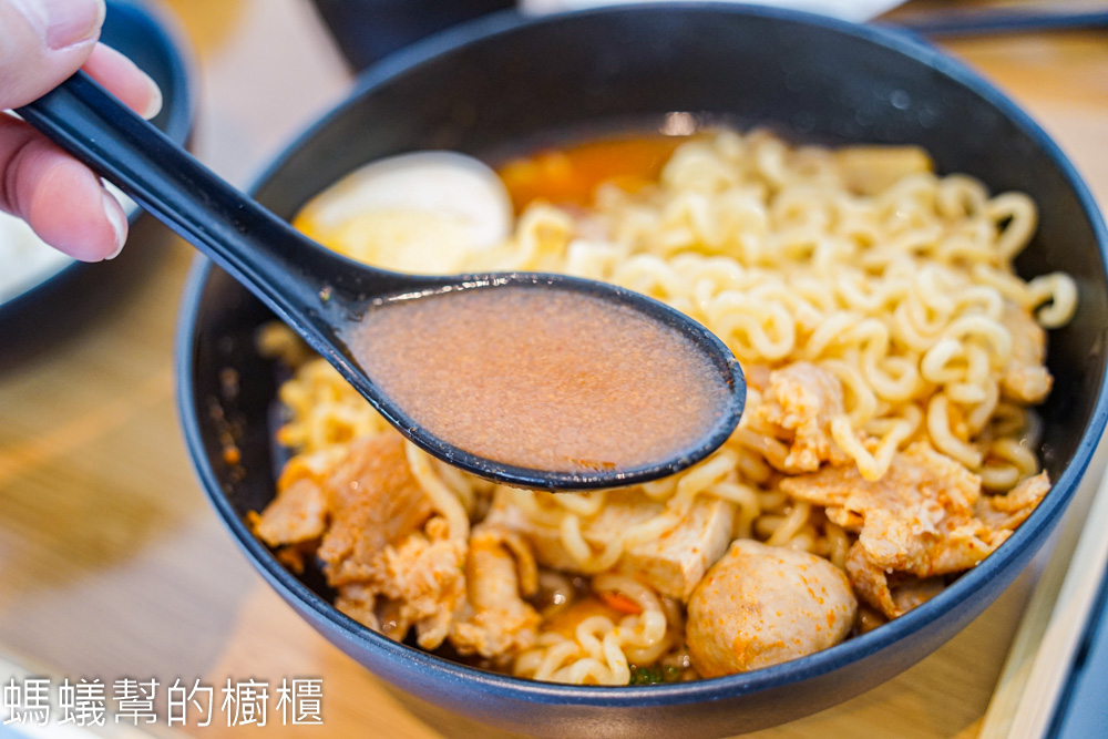 溪湖拾貳｜平價早午晚餐｜餐廳美食推薦｜下午茶聚餐首選｜電影包場｜定食鍋物｜韓式拉麵｜飯麵水餃｜義大利麵｜鬆餅披薩｜蛋糕甜點｜炸物小點｜網美打卡景點｜露營咖啡廳