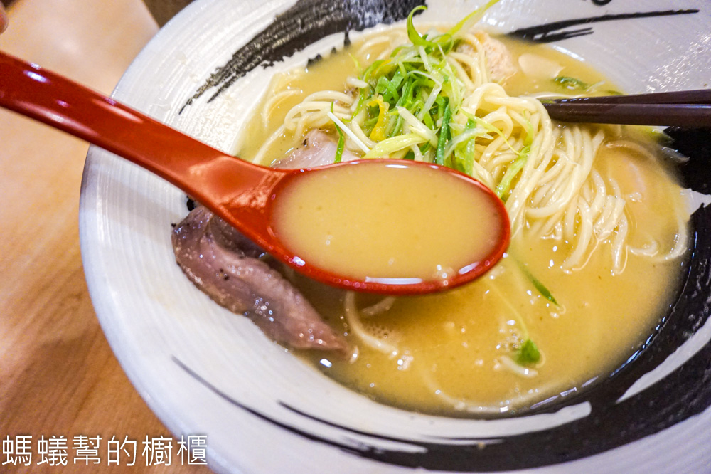 麵屋千雲 | 台北中山區開到凌晨四點雞白湯拉麵，道地日式口味。