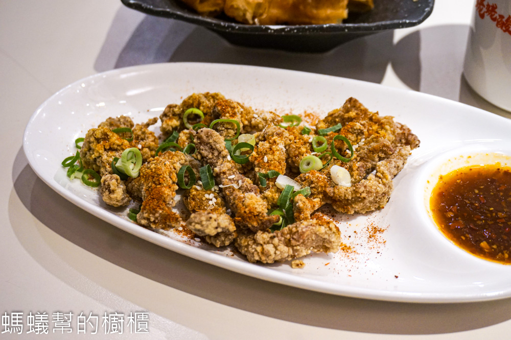 姥姥酸菜魚 | 台北北車二樓微風美食街,個人鍋酸菜魚,料多味好。