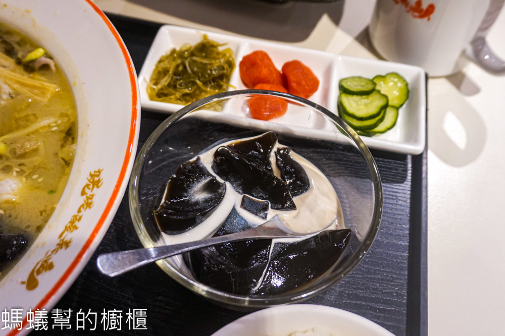 姥姥酸菜魚 | 台北北車二樓微風美食街，個人鍋酸菜魚，料多味好。