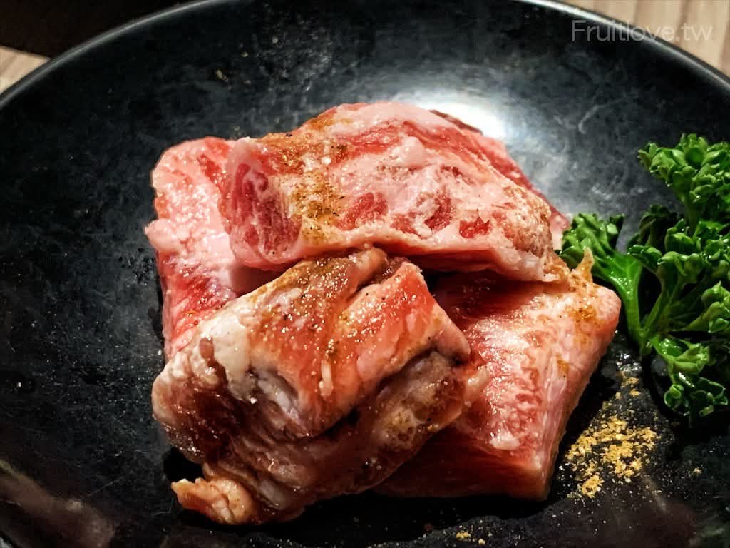 伊比利豬肋條羊角炭火燒肉