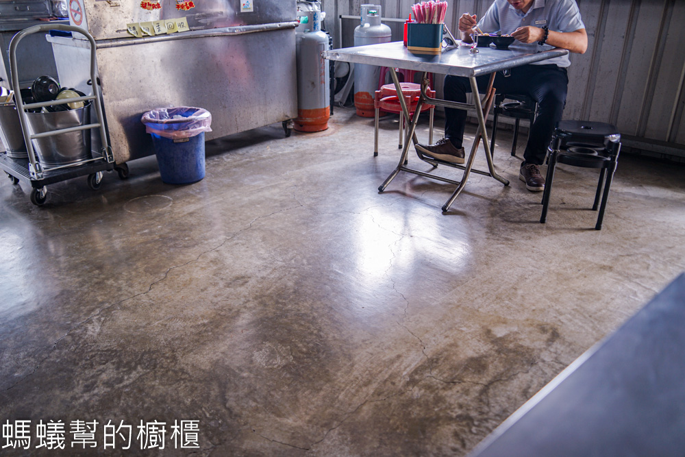 碗粿順 | 花壇口庄順字號碗粿肉羹，不起眼鐵皮屋裡美味碗粿。