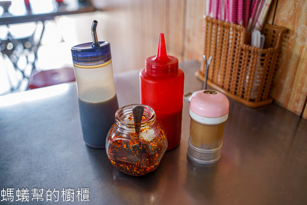 碗粿順 | 花壇口庄順字號碗粿肉羹，不起眼鐵皮屋裡美味碗粿。