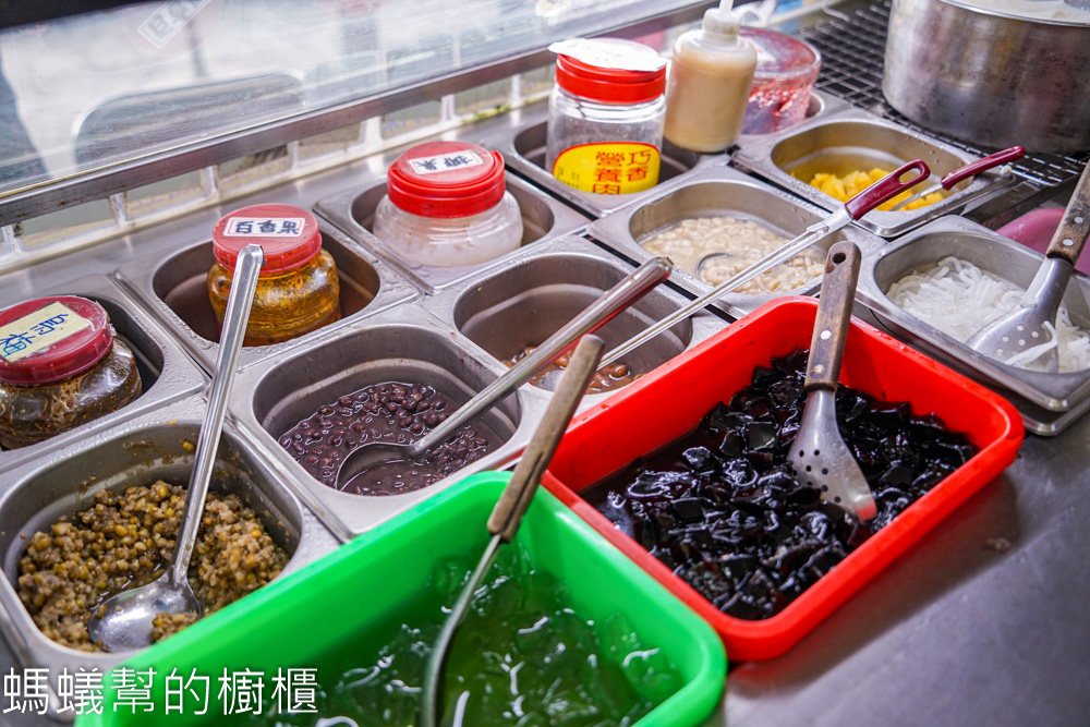 藍車剉冰 | 彰化埤頭木棉花道旁，豆花刨冰、肉羹麵線，特色鐵皮屋。