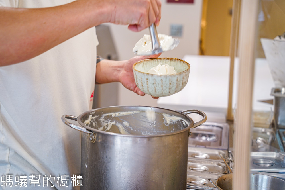 清涼室 | 台中西區科博館附近豆花甜點店，字很像孫悟空。