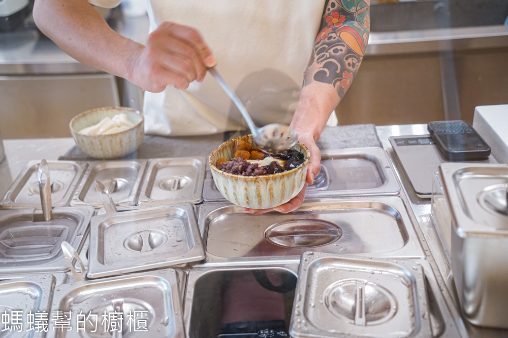 清涼室 | 台中西區科博館附近豆花甜點店，字很像孫悟空。