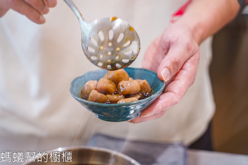 清涼室 | 台中西區科博館附近豆花甜點店，字很像孫悟空。
