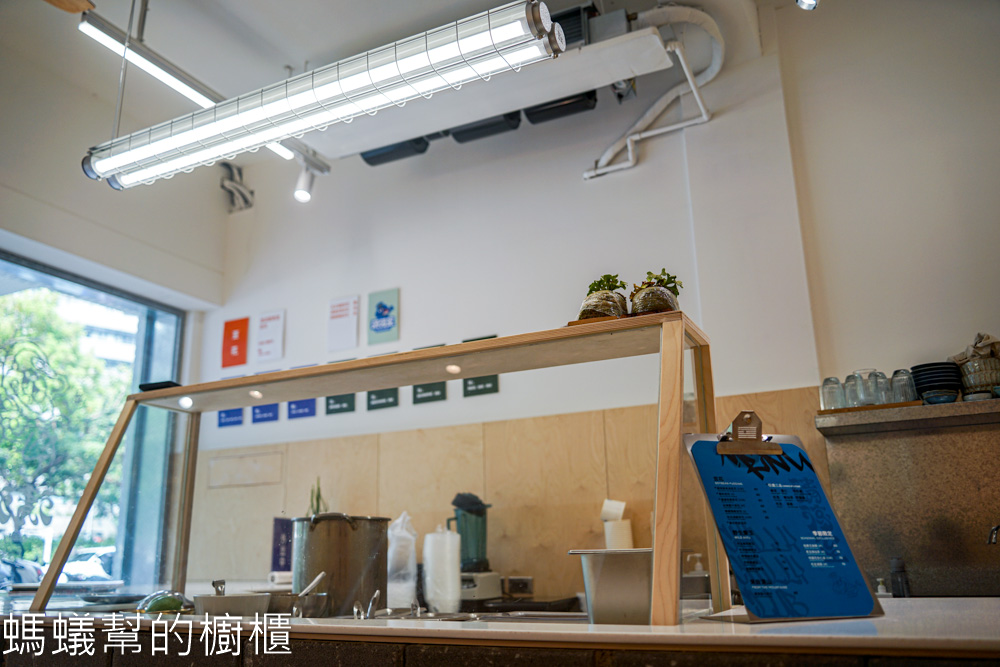 清涼室 | 台中西區科博館附近豆花甜點店,字很像孫悟空。