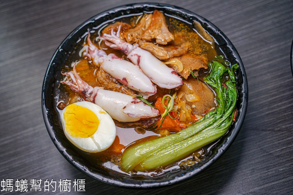 員林金三益 | 員林必吃海鮮系列牛肉麵、泰式涼拌海鮮酸涼一夏！