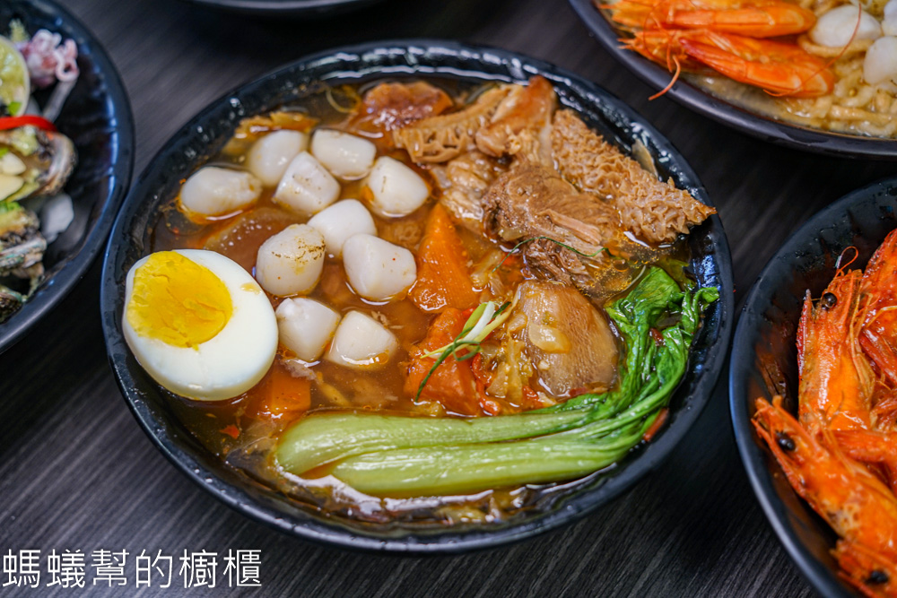 員林金三益 | 員林必吃海鮮系列牛肉麵、泰式涼拌海鮮酸涼一夏！