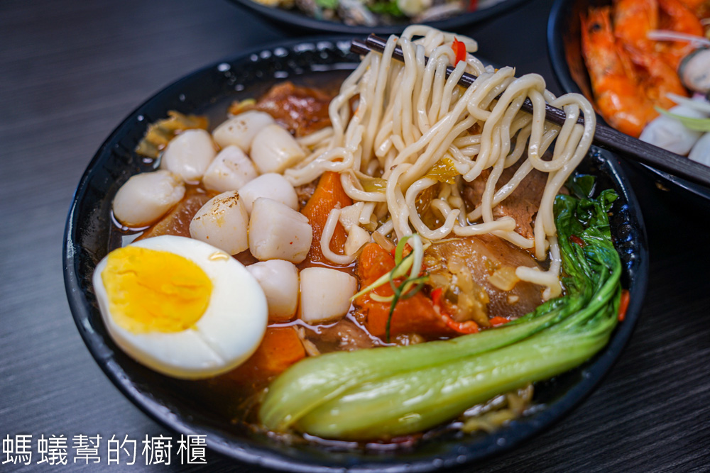 員林金三益 | 員林必吃海鮮系列牛肉麵、泰式涼拌海鮮酸涼一夏！