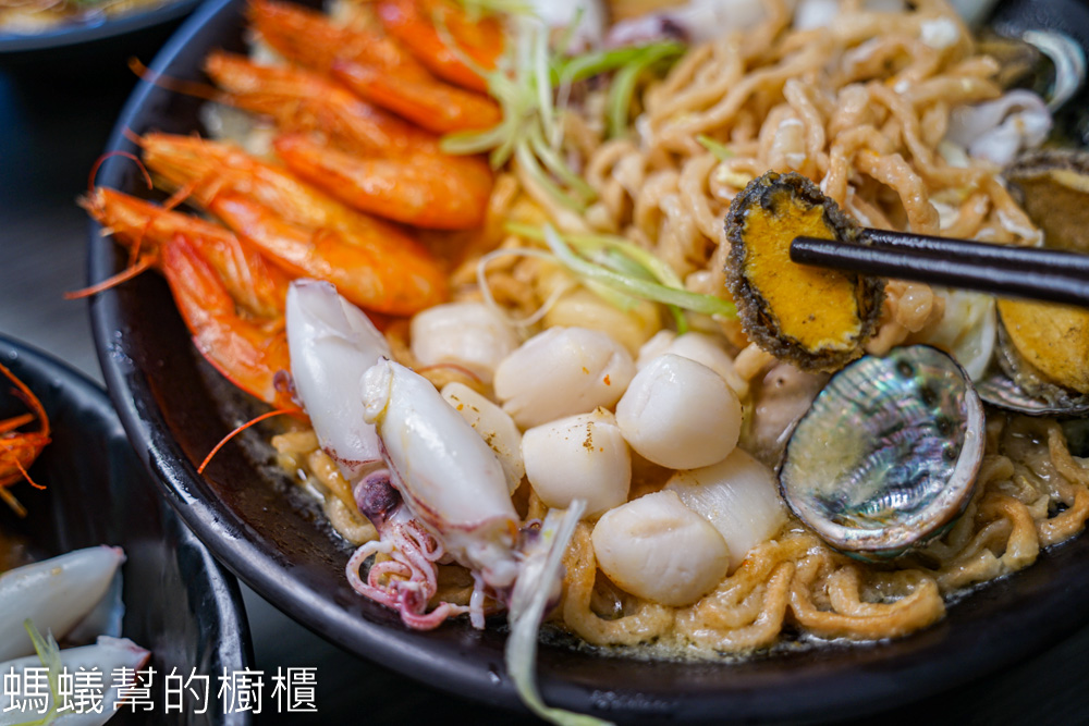 員林金三益 | 員林必吃海鮮系列牛肉麵、泰式涼拌海鮮酸涼一夏！