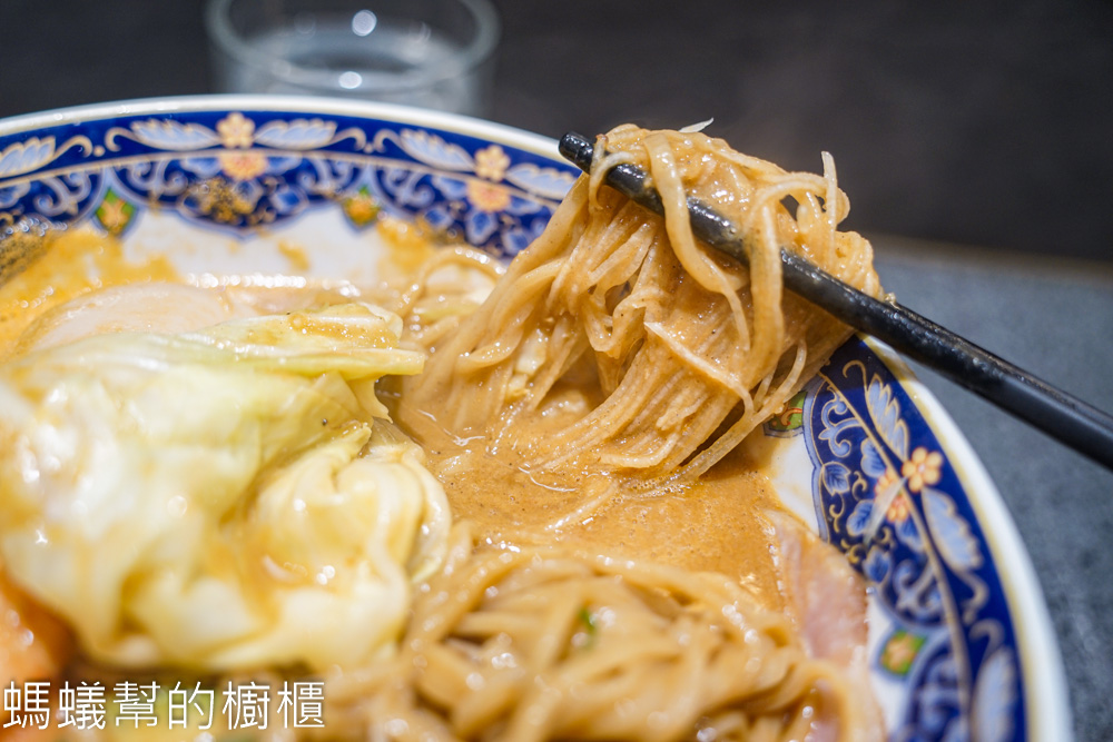 麵屋海鳴 | 台中中區火車站前蝦濃湯拉麵，舒肥雞、叉燒、蝦子同時擁有。