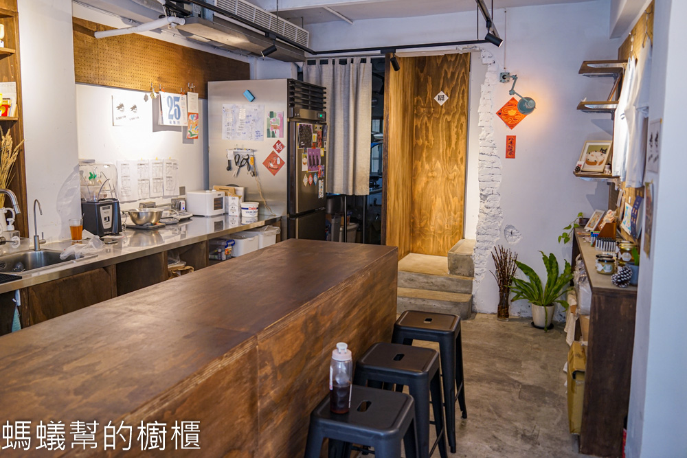 吃咖Chikafe | 台北大同區大稻埕魯肉飯旁文青咖啡館，咖啡水準高。
