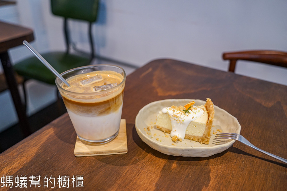 吃咖Chikafe | 台北大同區大稻埕魯肉飯旁文青咖啡館，咖啡水準高。