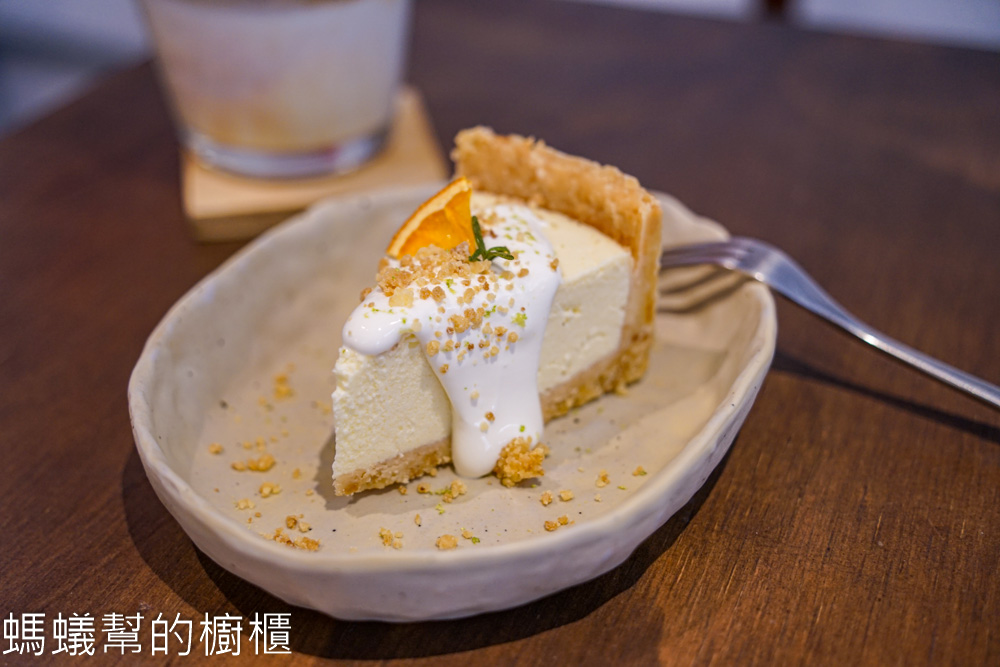 吃咖Chikafe | 台北大同區大稻埕魯肉飯旁文青咖啡館，咖啡水準高。