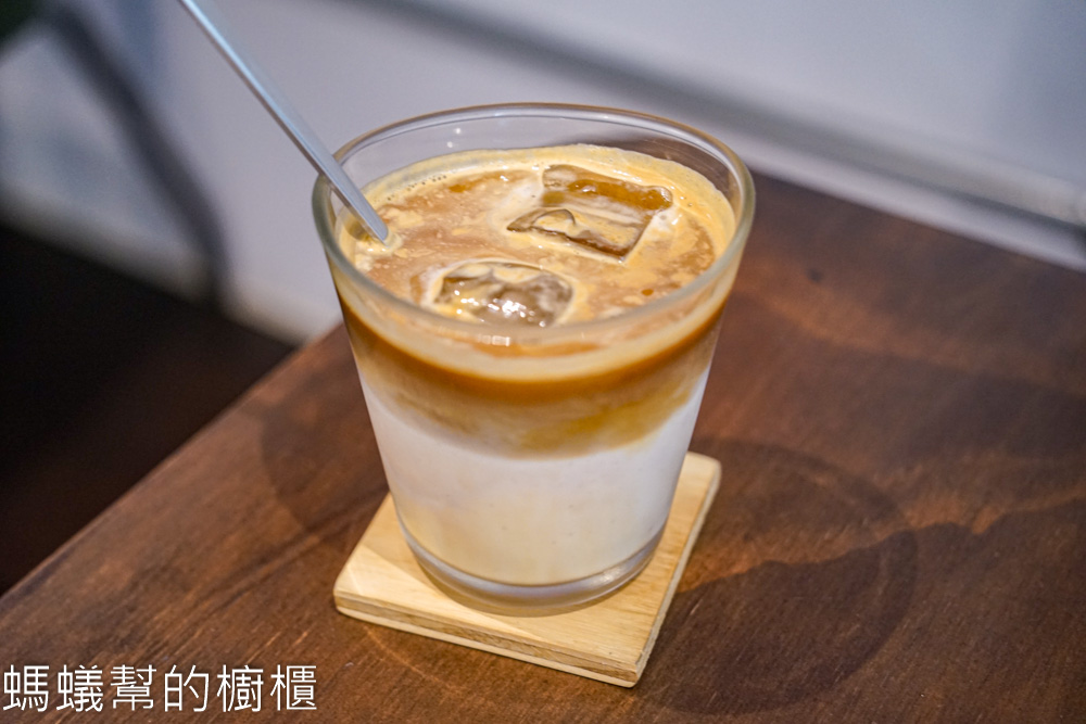 吃咖Chikafe | 台北大同區大稻埕魯肉飯旁文青咖啡館，咖啡水準高。