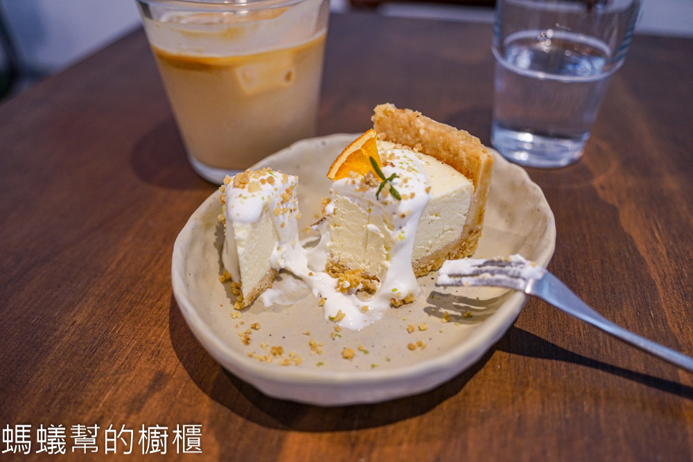 吃咖Chikafe | 台北大同區大稻埕魯肉飯旁文青咖啡館，咖啡水準高。