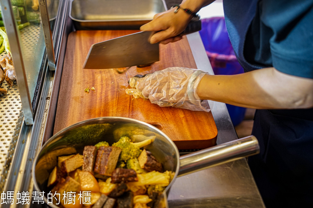 彰化和美也吃得到「秘醬滷味」！源自上海的獨家口味，當天新鮮現滷，每樣都好吃。