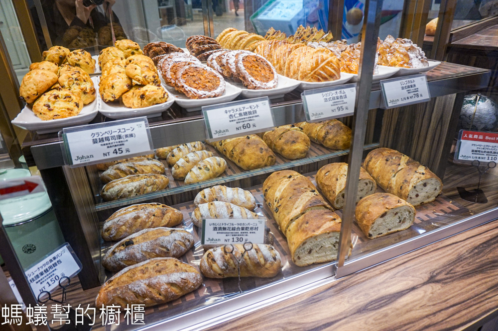 Johan LaLaport台中店 | 可以內用下午茶，秤重現烤迷你可頌、可露麗。