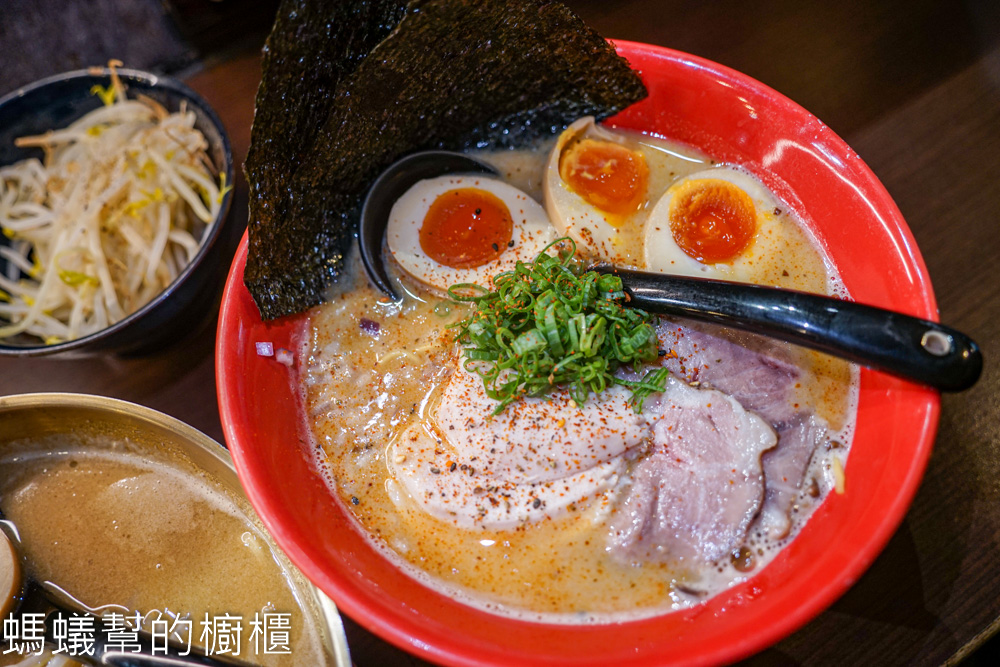 渡山樓 | 台中西區濃厚雞豚拉麵、魚介拉麵，濃厚系口味受到喜愛。