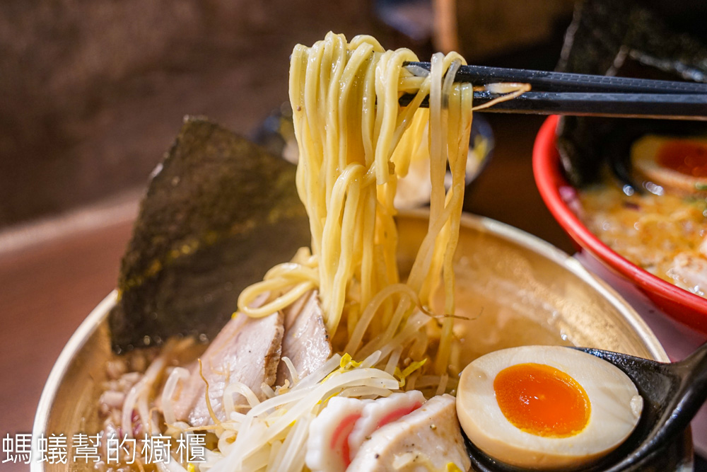 渡山樓 | 台中西區濃厚雞豚拉麵、魚介拉麵，濃厚系口味受到喜愛。