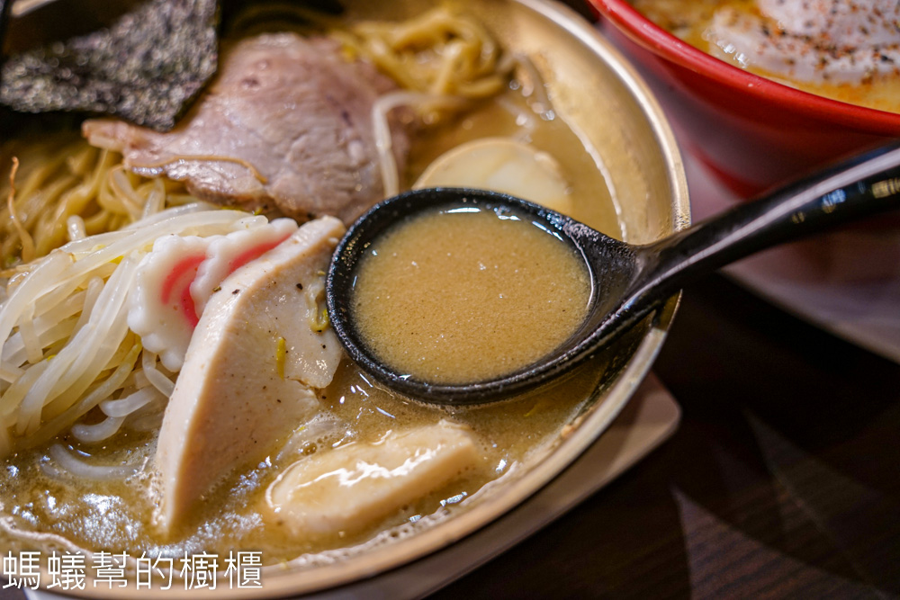 渡山樓 | 台中西區濃厚雞豚拉麵、魚介拉麵，濃厚系口味受到喜愛。