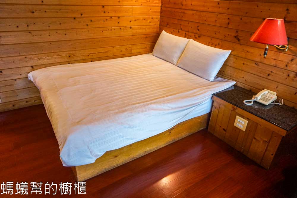 金台灣山莊 | 南投溪頭住宿推薦，純天然杉木打造民宿，還可遠眺山林。