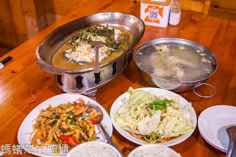 金台灣山莊 | 南投溪頭住宿推薦，純天然杉木打造民宿，還可遠眺山林。