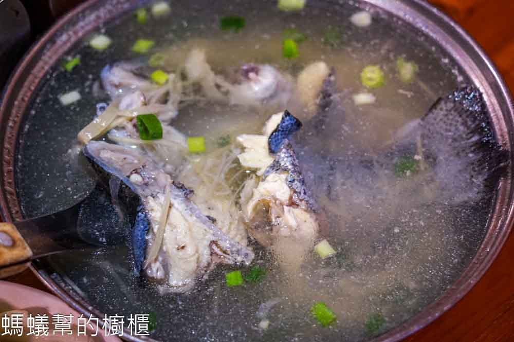 金台灣山莊 | 南投溪頭住宿推薦，純天然杉木打造民宿，還可遠眺山林。