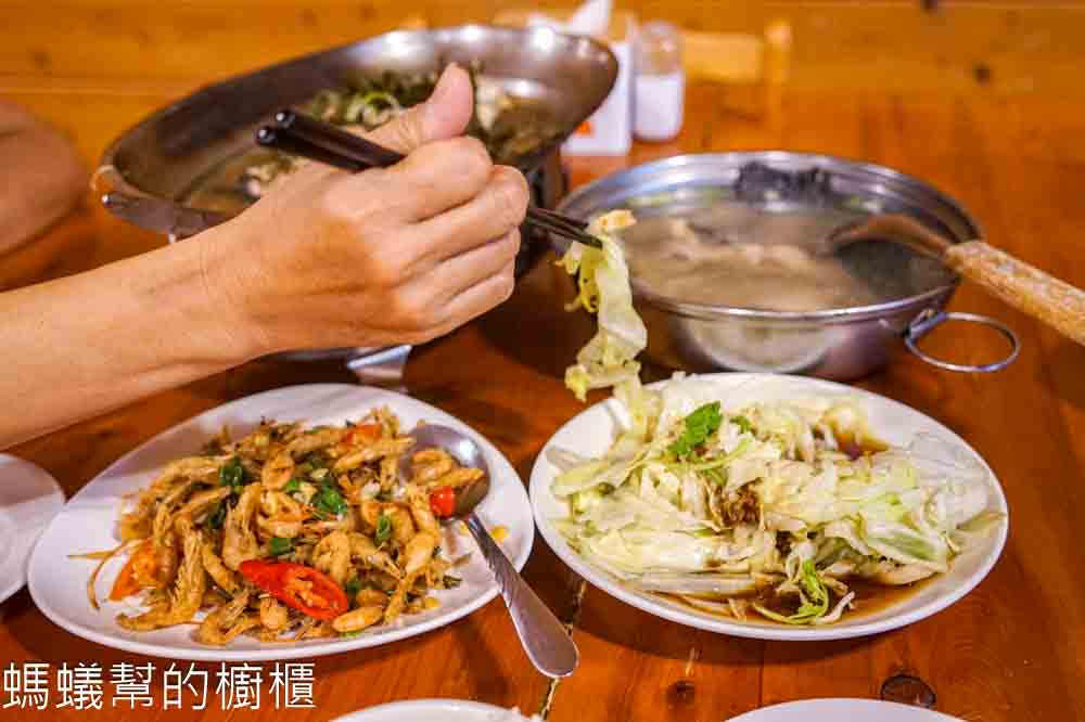 金台灣山莊 | 南投溪頭住宿推薦，純天然杉木打造民宿，還可遠眺山林。