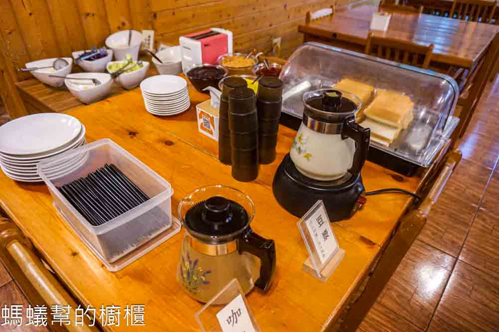 金台灣山莊 | 南投溪頭住宿推薦，純天然杉木打造民宿，還可遠眺山林。