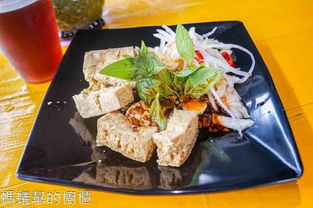 玉里臭豆腐 | 南投市微熱山丘附近新開臭豆腐店，有麻辣臭豆腐、鴨血。