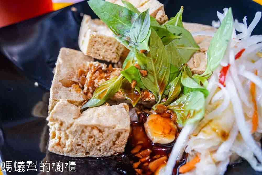 玉里臭豆腐 | 南投市微熱山丘附近新開臭豆腐店，有麻辣臭豆腐、鴨血。