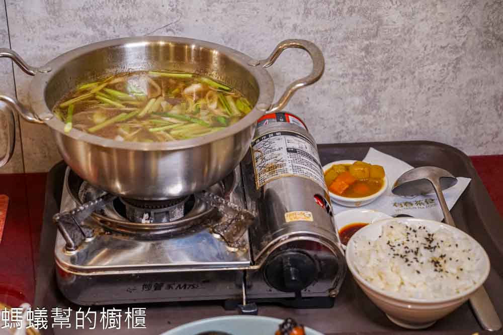 有春茶館 | 台中南屯美食懷舊茶館,魷魚螺肉蒜、麻油雞,點心飲料都高水準!
