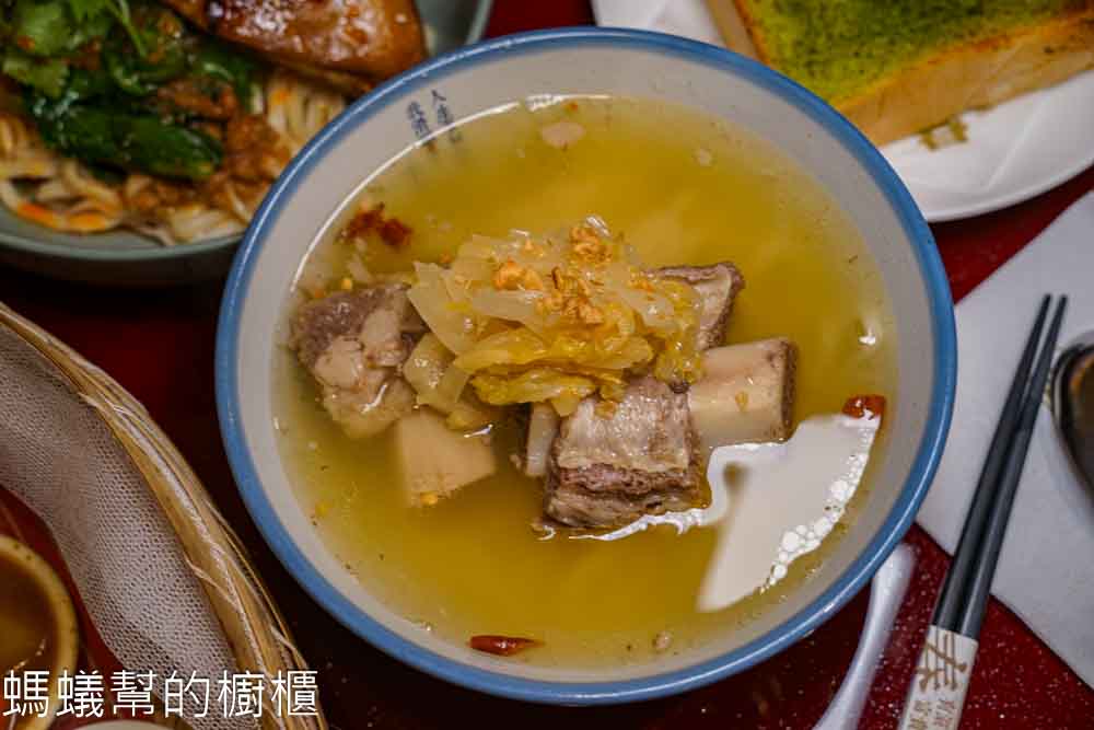 有春茶館 | 台中南屯美食懷舊茶館，魷魚螺肉蒜、麻油雞，點心飲料都高水準！