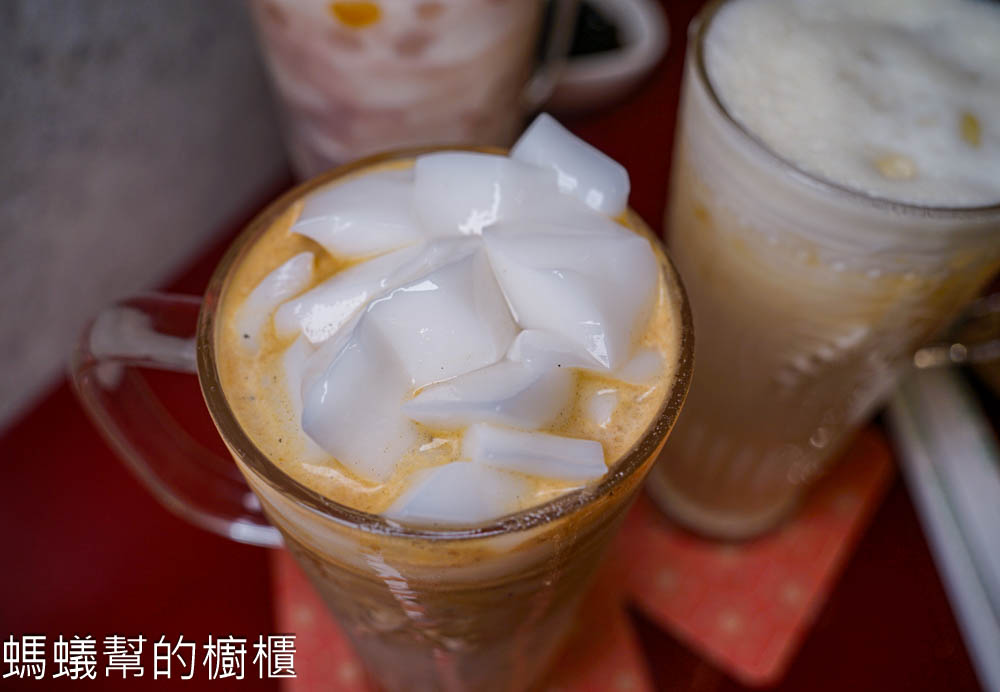 有春茶館 | 台中南屯美食懷舊茶館，魷魚螺肉蒜、麻油雞，點心飲料都高水準！