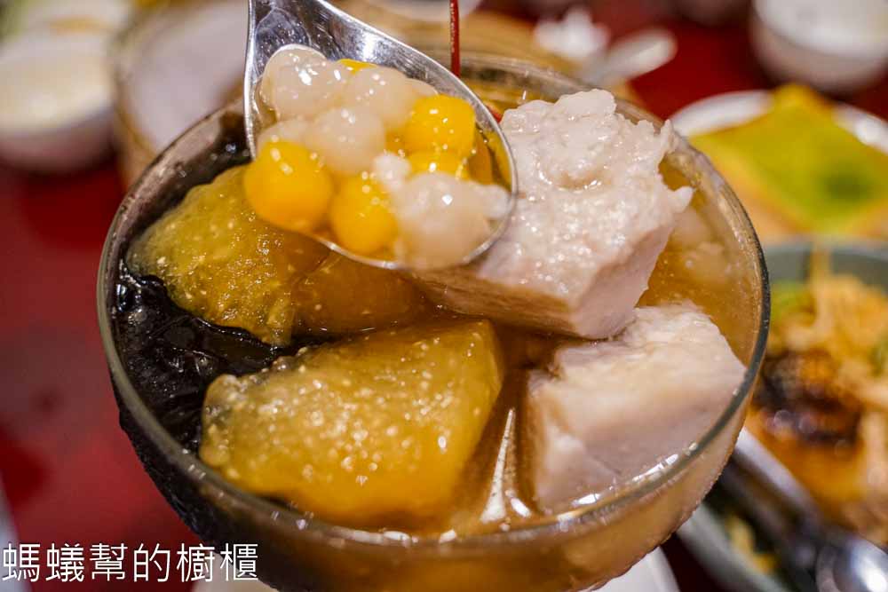 有春茶館 | 台中南屯美食懷舊茶館，魷魚螺肉蒜、麻油雞，點心飲料都高水準！